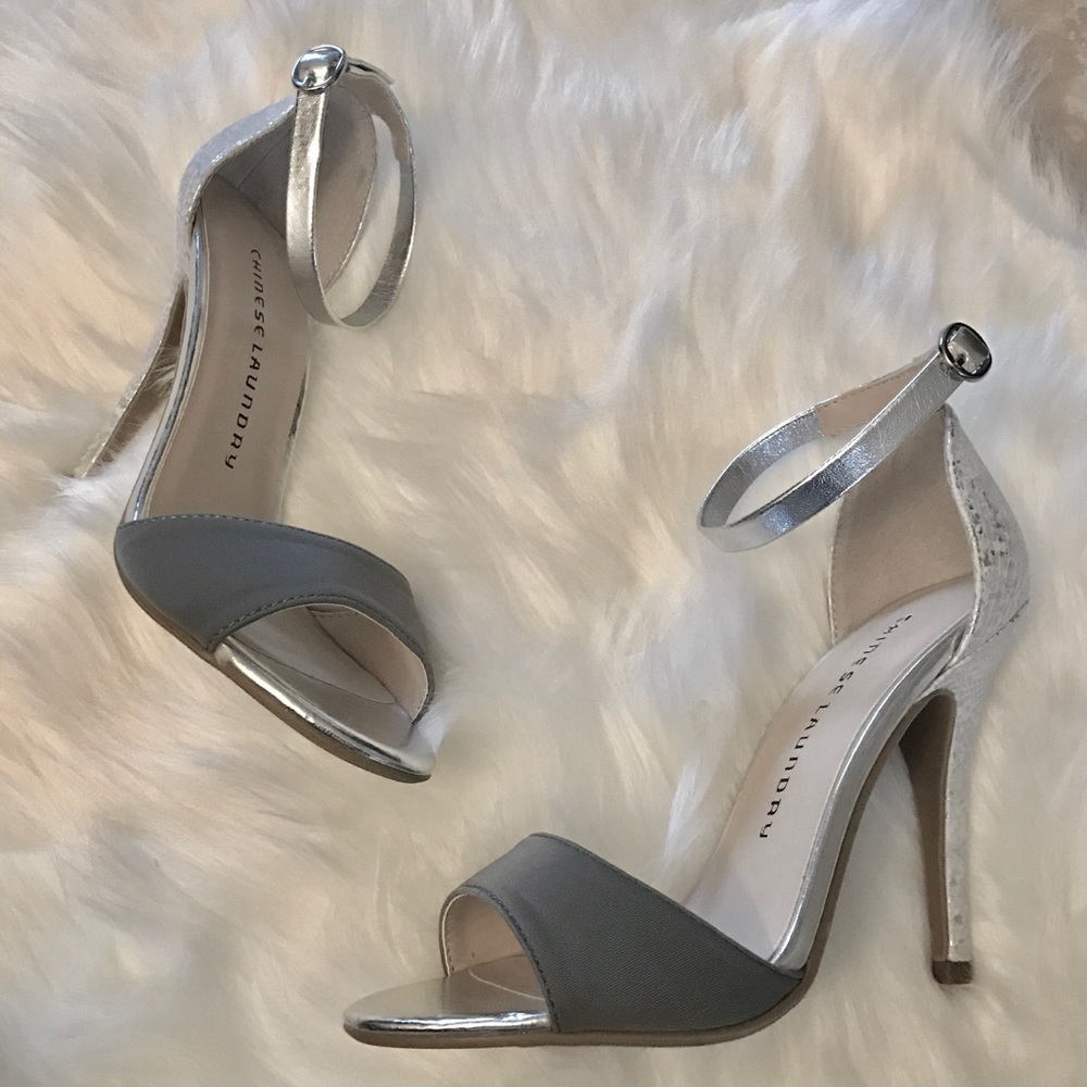 Chinese laundry 🌹metallic ankle strap heels